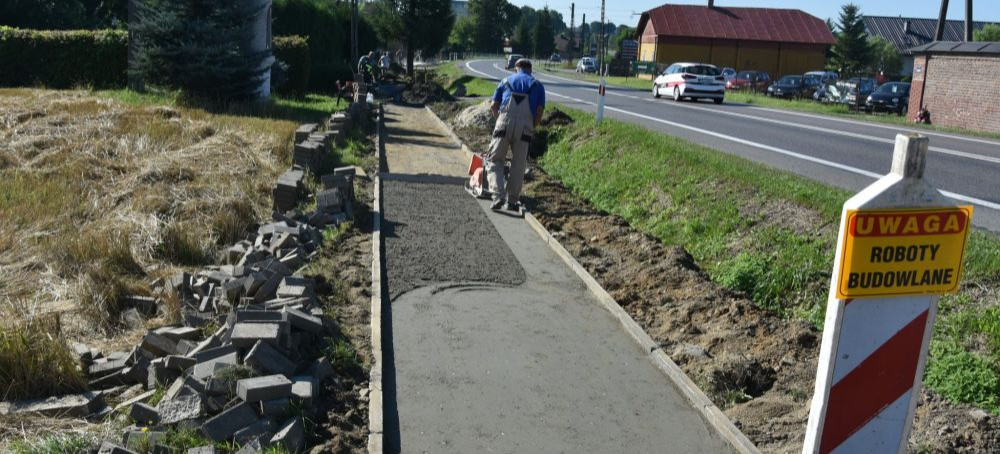 Trwają prace nad remontami i przebudową chodników w Gminie Brzozów