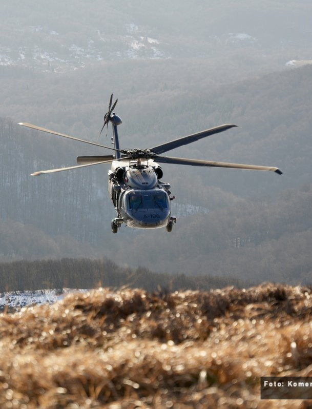 BIESZCZADY: Policyjny Black Hawk w akcji! Elitarne jednostki trenowały w trudnym terenie [VIDEO, ZDJĘCIA]