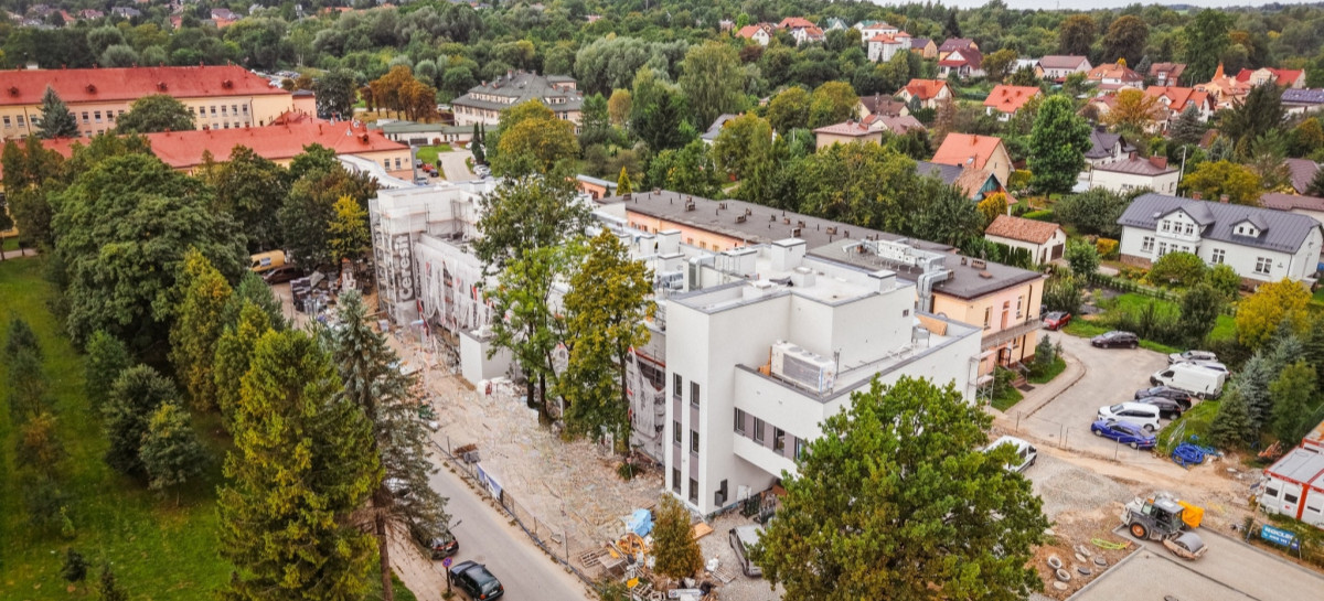 Nowoczesne centrum kardiologiczne w Sanoku już w przyszłym roku [ZDJĘCIA Z LOTU PTAKA]