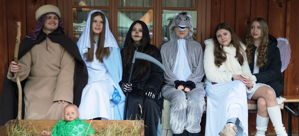 SANOK: Magia Świąt na Rynku Galicyjskim. Za nami XIV Jarmark Bożonarodzeniowy [VIDEO, ZDJĘCIA]