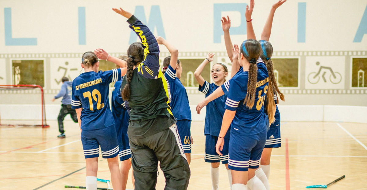 UNIHOKEJ: Brązowy medal dla drużyny z Niebieszczan w Finale Wojewódzkim Igrzysk Młodzieży Szkolnej