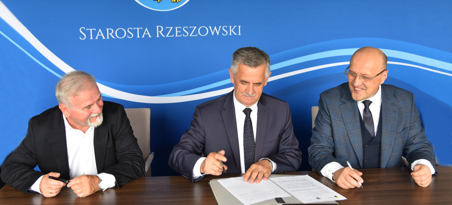 Będzie bliska współpraca między Powiatem Rzeszowskim a Urzędem Statystycznym. Porozumienie podpisane!