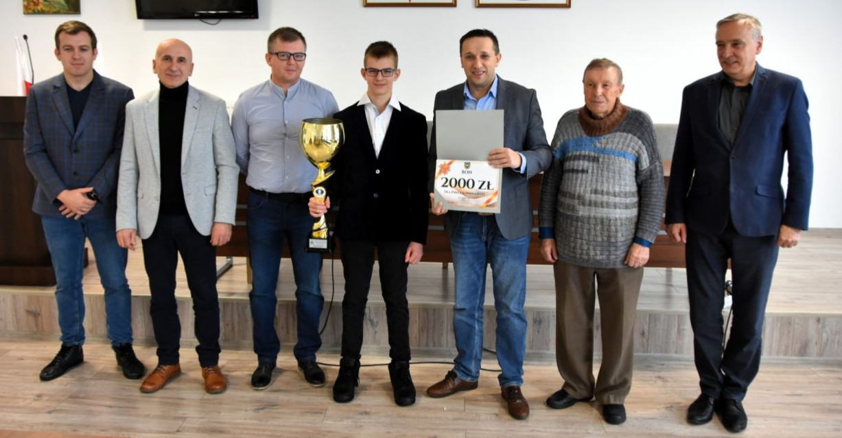Burmistrz Brzozowa Szymon Stapiński spotkał się z Pawłem Sowińskim, Mistrzem Świata Juniorów w Szachach do lat 14!