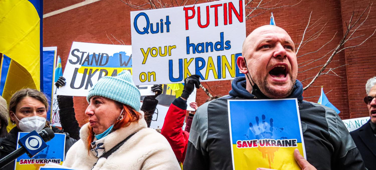NIEDZIELA 17:00. Demonstracja solidarnościowa z Ukrainą w Sanoku! (ZDJĘCIA)