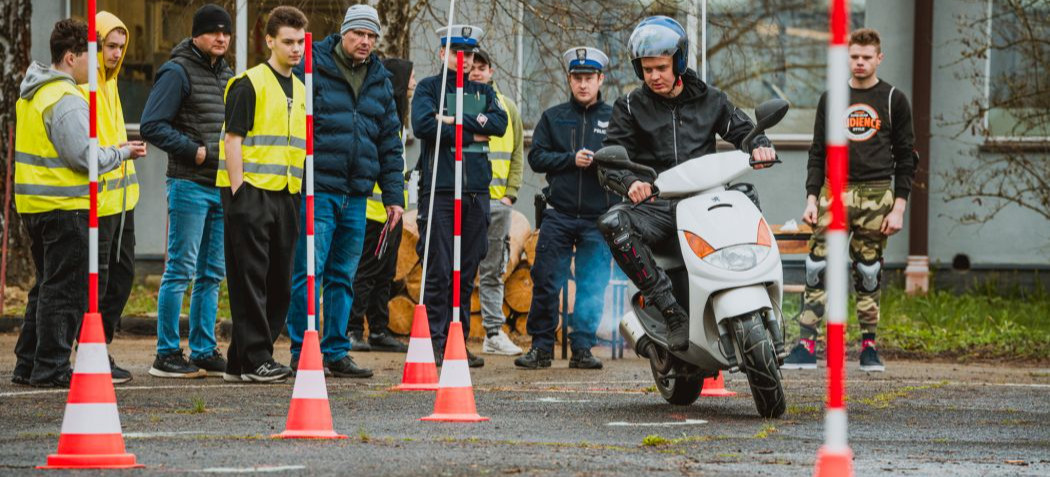 POWIAT SANOCKI: Wiedza, opanowanie i bezpieczeństwo. Za nami turniej motoryzacyjny [ZDJĘCIA]