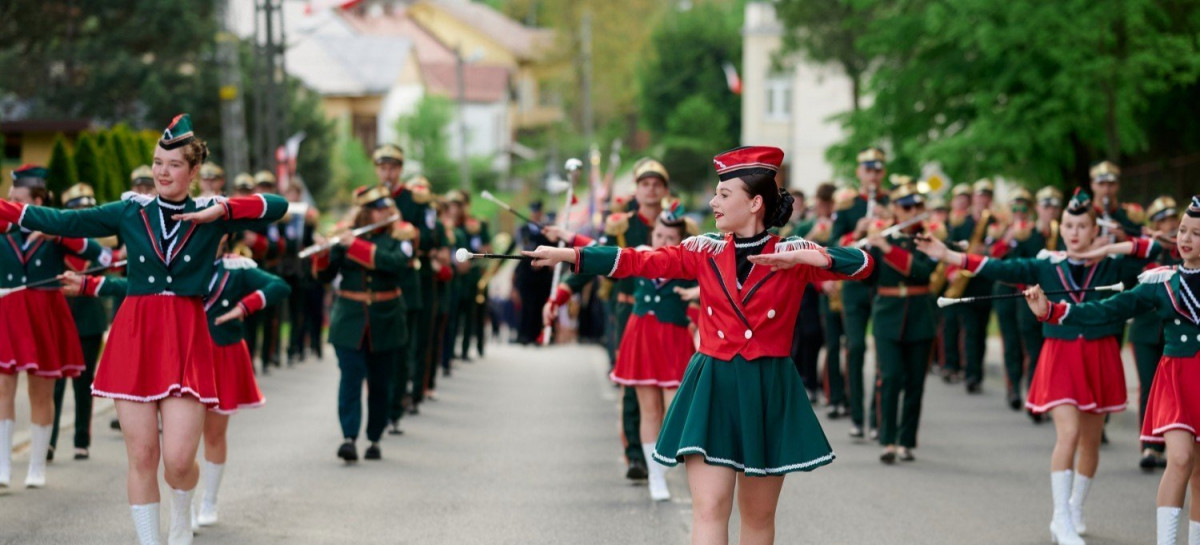 Potrzebują wsparcia, by pojechać na Mistrzostwa Świata. Orkiestra z Rymanowa i mażoretki z Beska walczą o marzenia