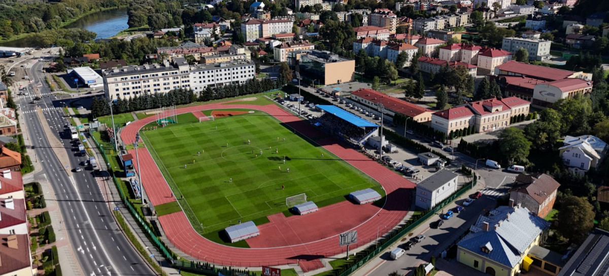 Derby dla Czarnych Jasło. Stal Sanok przegrywa przed własną publicznością