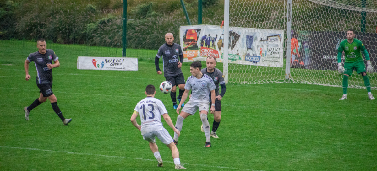 PIŁKA NOŻNA: Ambitna walka Wiki Sanok. Nafta Jedlicze wykorzystała przewagę