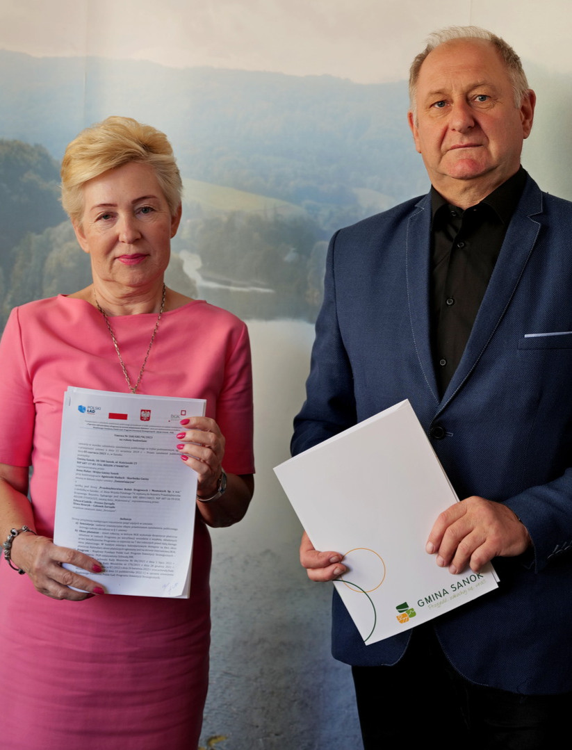 GMINA SANOK: Podpisano umowę na remont dróg w Bykowcach