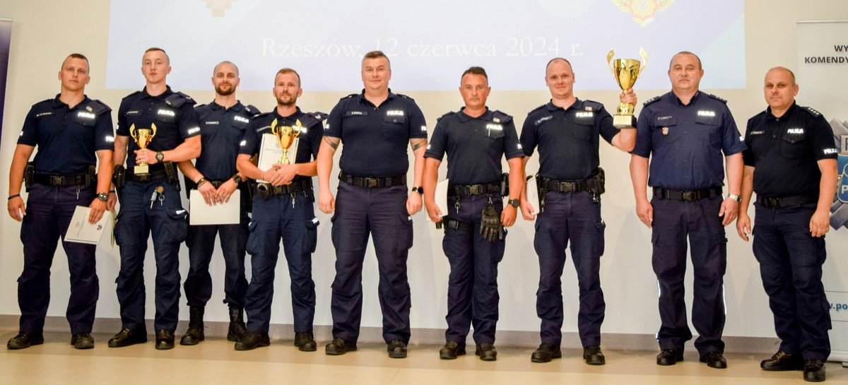 Policjanci z Ustrzyk Dolnych najlepszą parą patrolową na Podkarpaciu! (ZDJĘCIA)