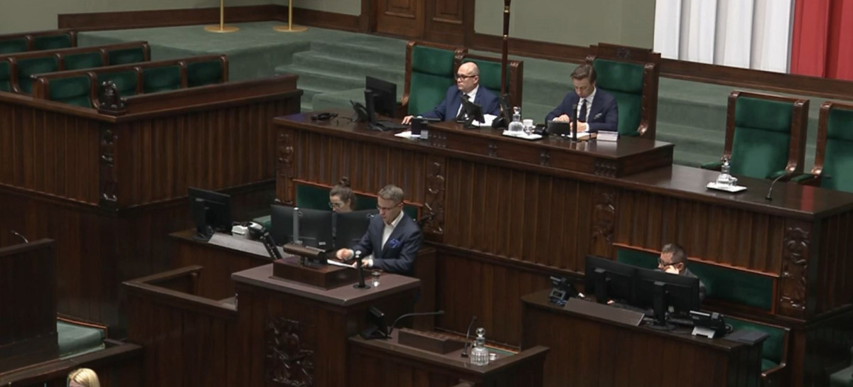 Wilki i niedźwiedzie pod lupą Sejmu. Poseł Uruski: „Czas na zdecydowane działania” (VIDEO)