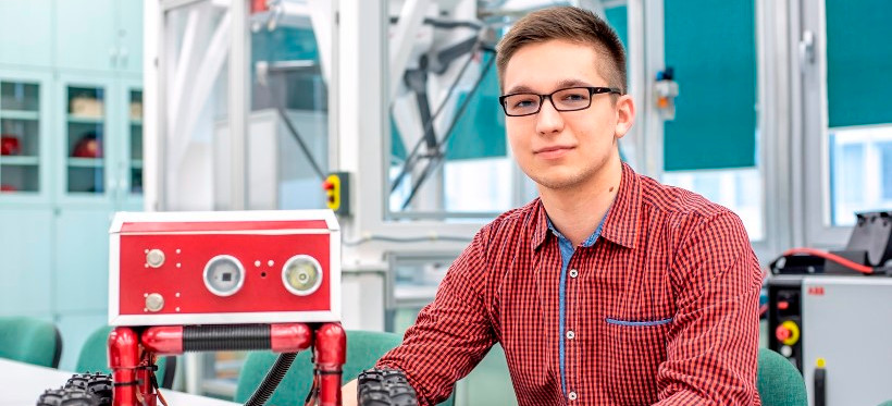 Student Politechniki Rzeszowskiej opracował prototyp robota inspekcyjnego dla strażaków