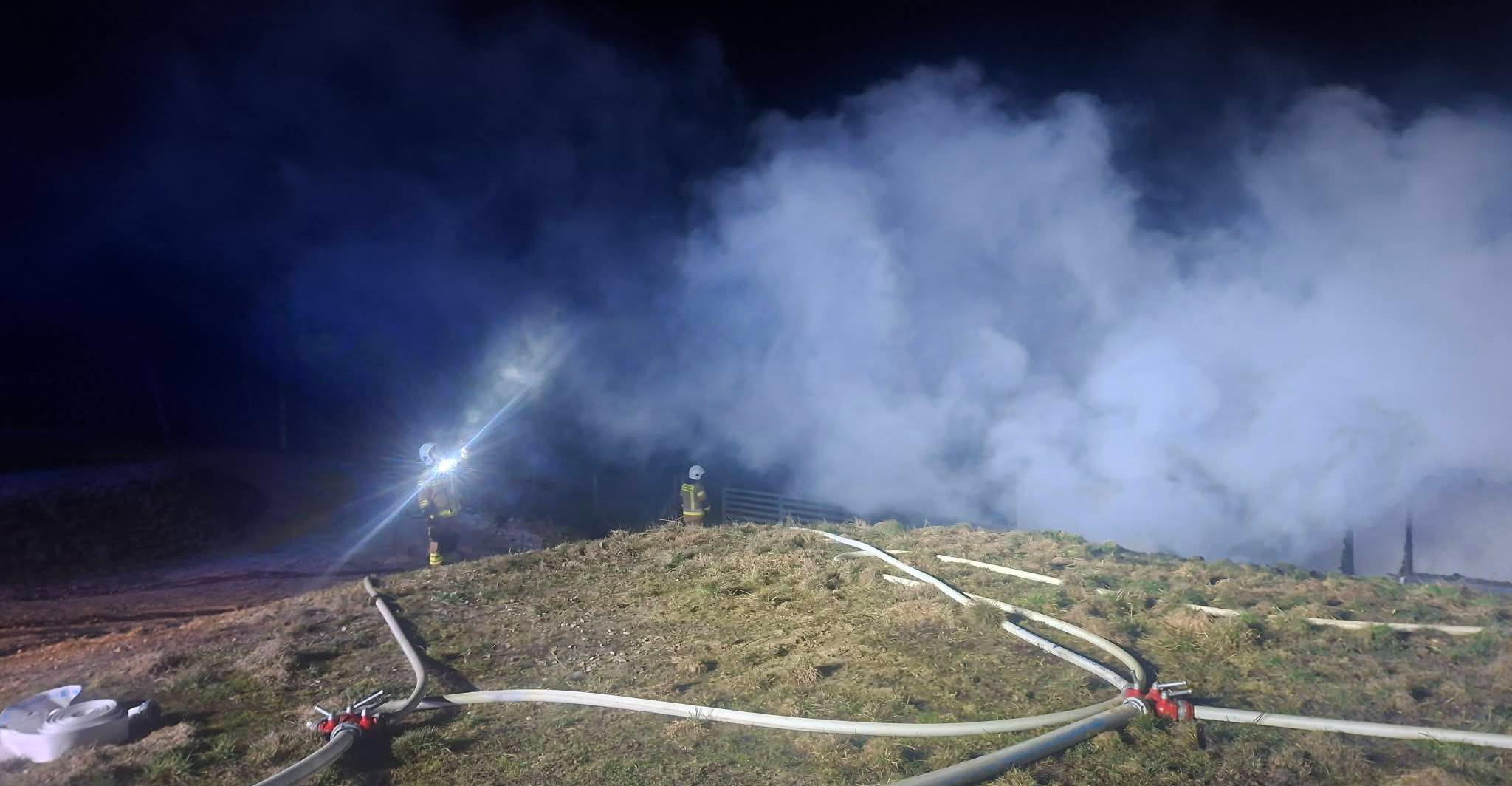 POLAŃCZYK: Nocny pożar domku wypoczynkowego. Straty są ogromne [ZDJĘCIA]