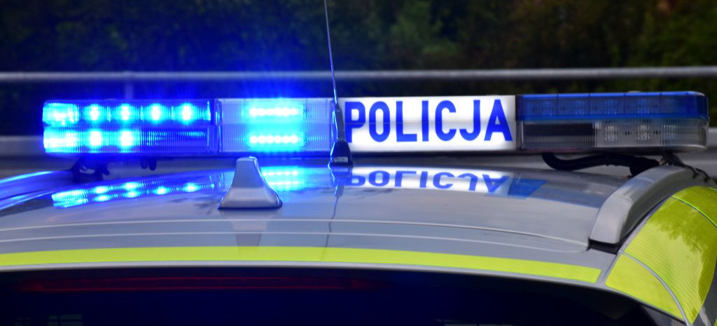 Zatrzaśnięte kluczyki i niemowlę w pojeździe. Błyskawiczna akcja policji!
