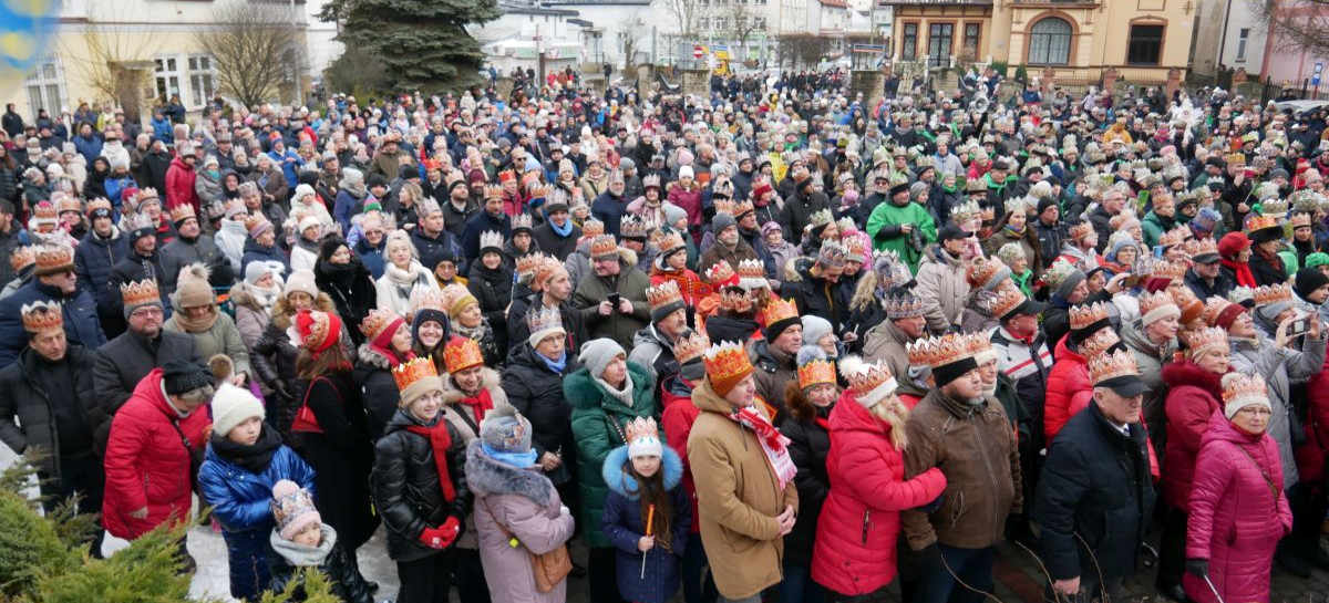 SANOK: Orszak Trzech Króli. Barwny korowód, piękne występy, poczęstunek! (VIDEO, FOTO)