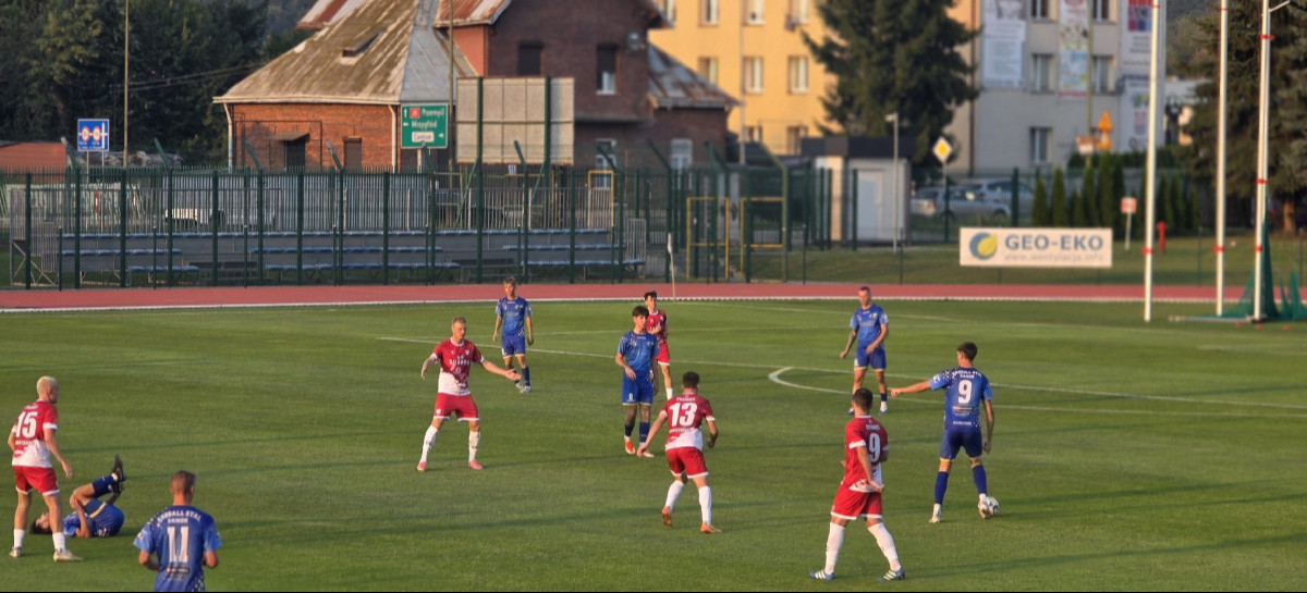 Ekoball Stal Sanok przegrywa z Cosmosem Nowotaniec