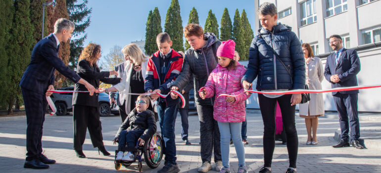 Otwarcie budynku Powiatowego Centrum Pomocy Rodzinie i Poradni Psychologiczno-Pedagogicznej Nr 1 w Rzeszowie