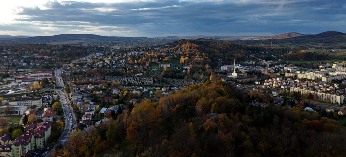 Poprawa dostępności budynków w powiecie sanockim. Podpisano umowę na realizację inwestycji