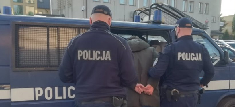 Oszustwo przy zakupie auta. Aresztowano dwóch mężczyzn z powiatu rzeszowskiego