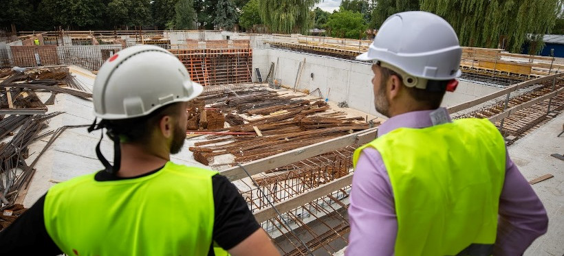 Trwają prace przy budowie basenu przy ul. Matuszczaka w Rzeszowie (FOTO)