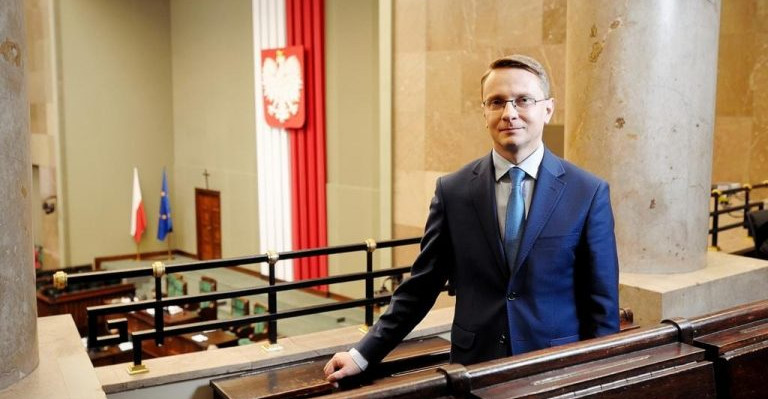 „Bezpieczeństwo ludzi schodzi na dalszy plan”. Poseł Uruski apeluje do rządu w sprawie niedźwiedzi [VIDEO]