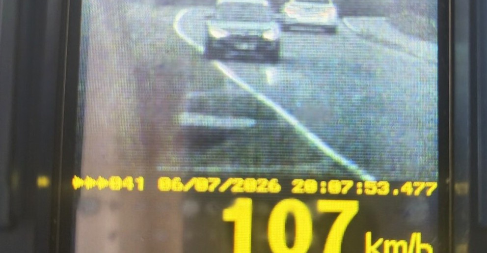 Ponad „stówką” przez wieś. 19-latek stracił prawo jazdy zaledwie trzy dni po zdanym egzaminie