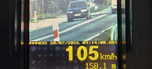 Pędzili ponad 100 km/h w obszarze zabudowanym! Kierowcy BMW i Hondy stracili prawa jazdy
