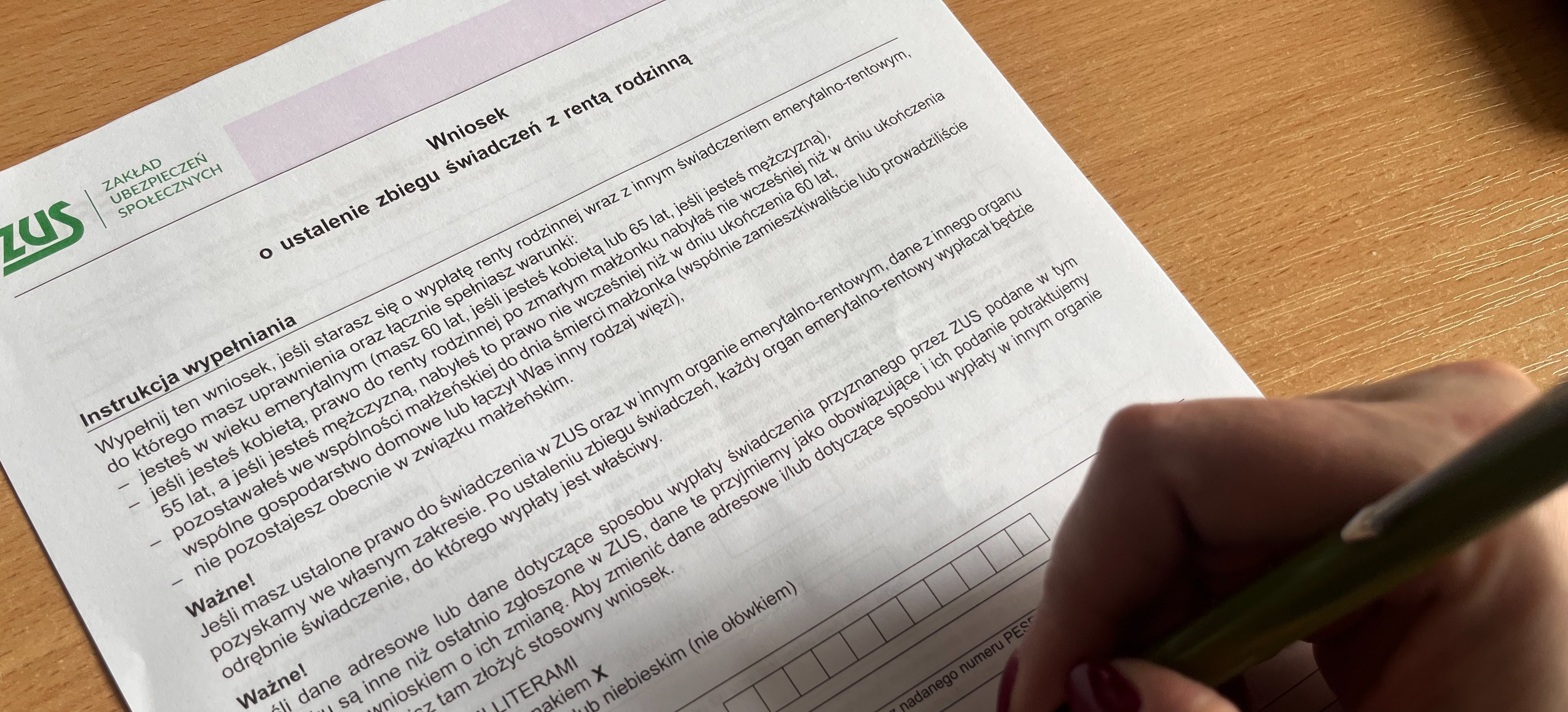 Seniorzy pytają o rentę wdowią – dyżury ZUS dla mieszkańców pow. bieszczadzkiego, leskiego i sanockiego