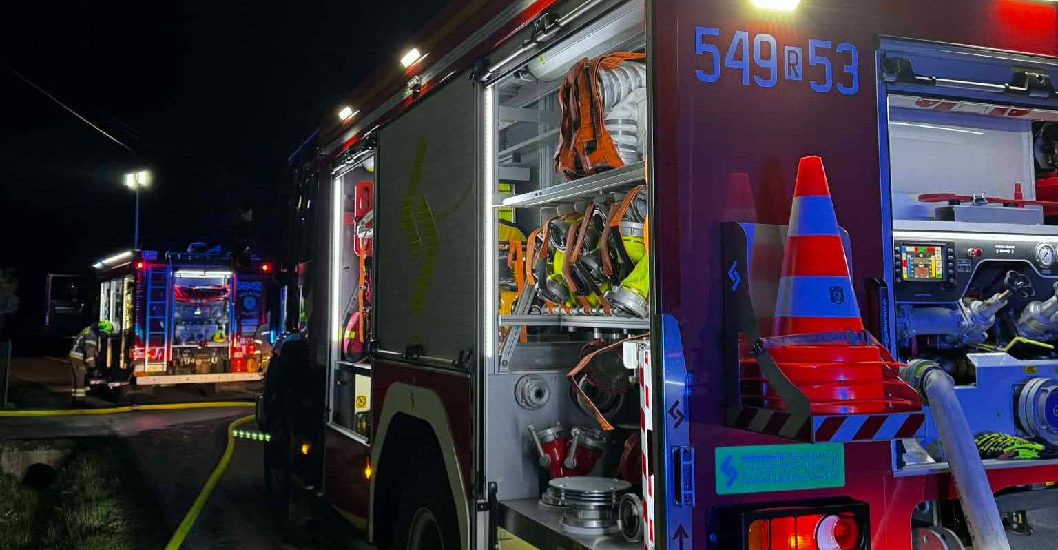 ZAGÓRZ: Groźny pożar garażu przy budynku mieszkalnym [ZDJĘCIA]