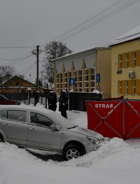 6-letnie dziecko trafiło do szpitala, 82-letni kierowca nie żyje