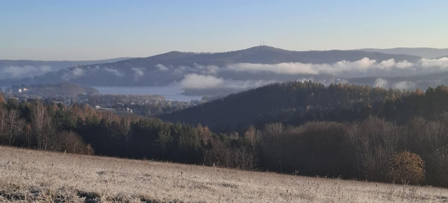 Listopadowe piękne poranki w Bieszczadach. Kto spał, niech zagląda (ZDJĘCIA)