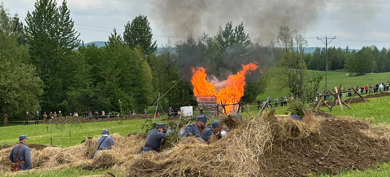 MYMOŃ: Wielka lekcja historii za nami. Tak wyglądała rekonstrukcja bitwy z 1915 roku! [VIDEO, ZDJĘCIA]