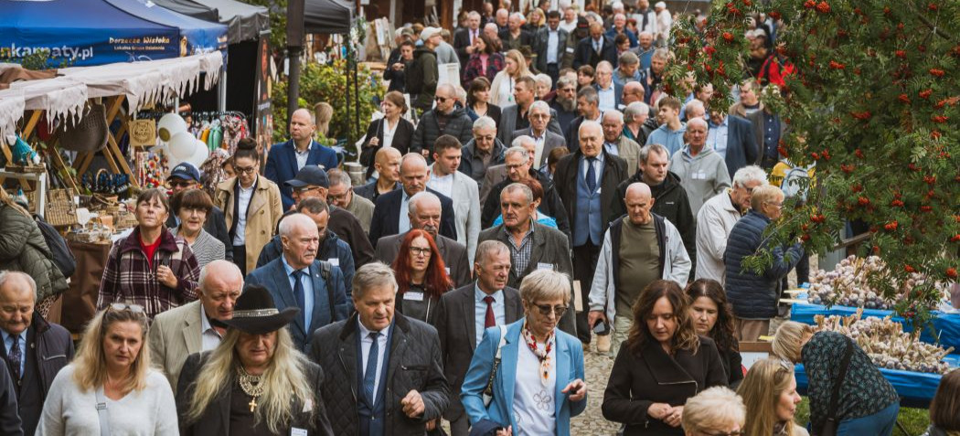 SANOK. Miodowe święto za nami! XVI Bartnik Ziemi Sanockiej przyciągnął tłumy [ZDJĘCIA]