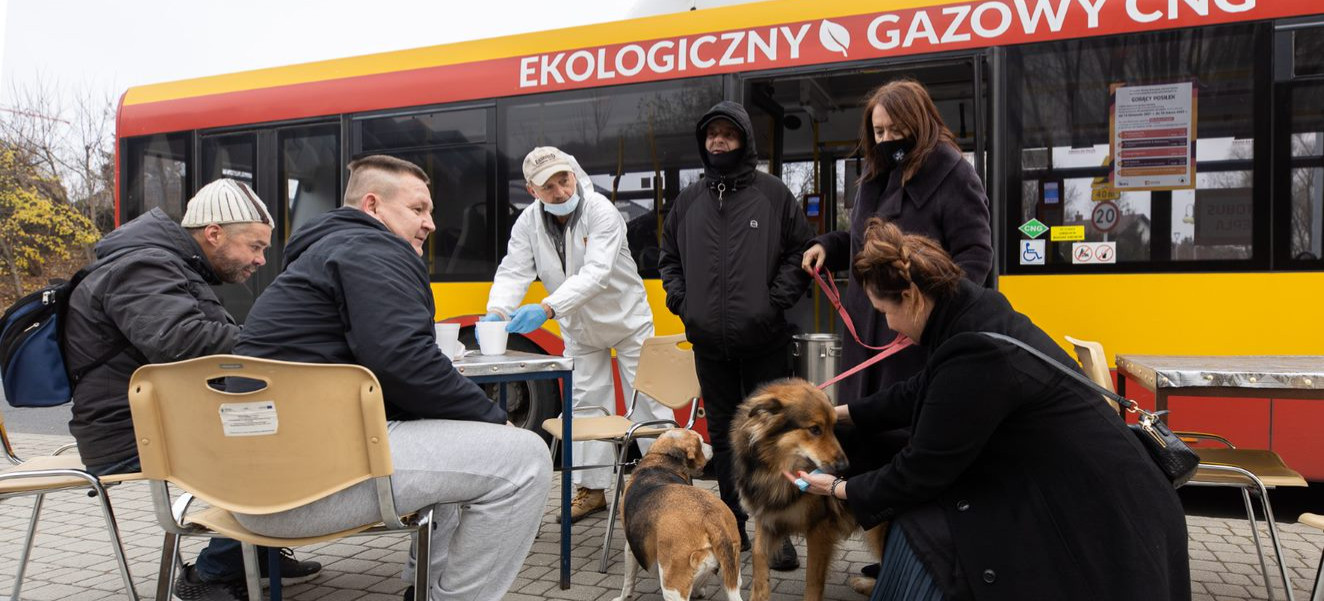 RZESZÓW. Autobus ciepła wydał ponad 10 tysięcy ciepłych posiłków