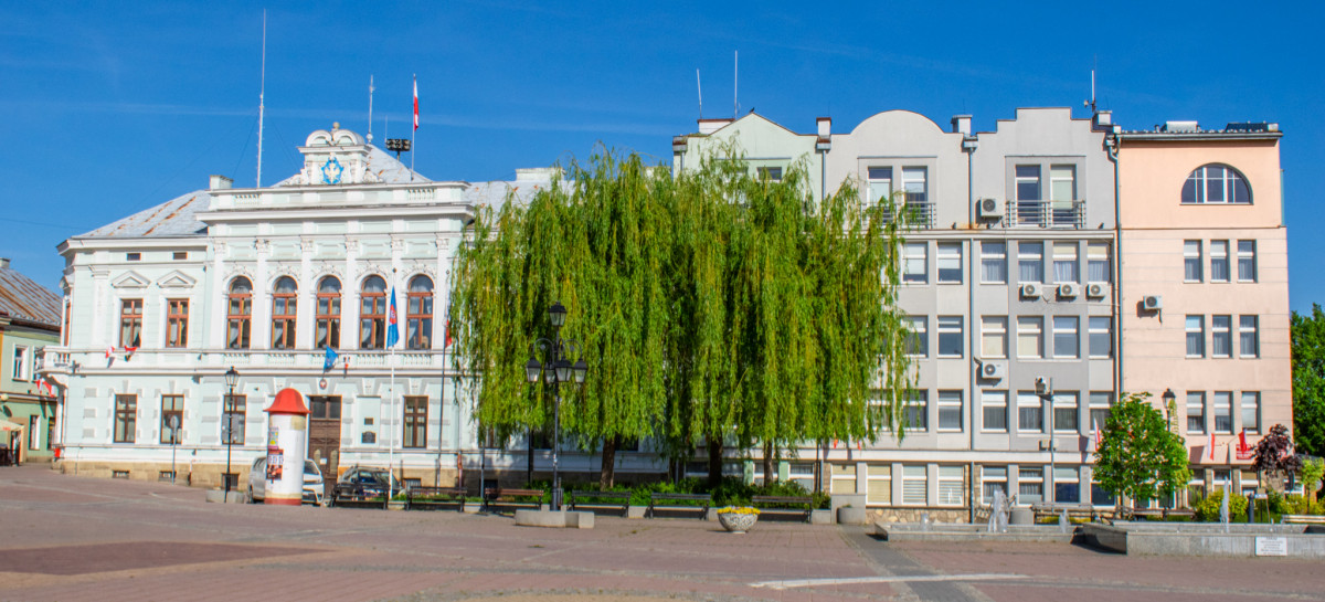 SANOK: Monitoring zamiast dialogu? Burza po publikacji zdjęcia z urzędu