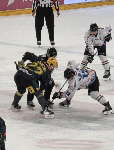 HOKEJ. Sanoczanie bez szans w starciu z wicemistrzem Polski