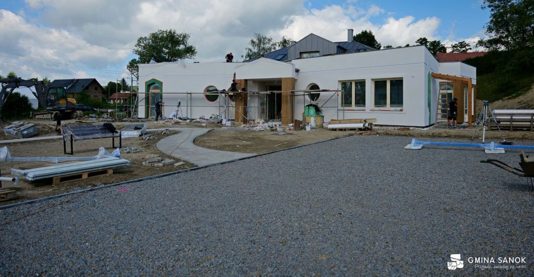 Budowa żłobka w Czerteżu nabiera tempa. Trwają prace wykończeniowe [ZDJĘCIA]