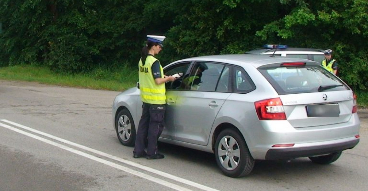 Policja w Lesku zatrzymała nietrzeźwych kierowców. Grozi im więzienie