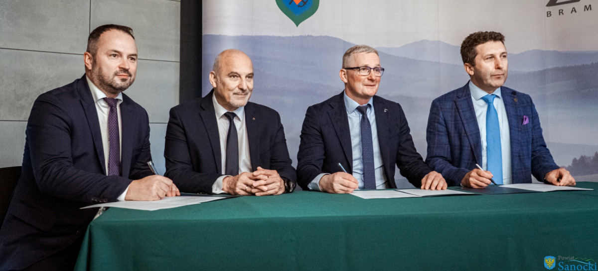 Samorządy łączą siły dla rozwoju regionu. W Zagórzu podpisano trójstronne porozumienie