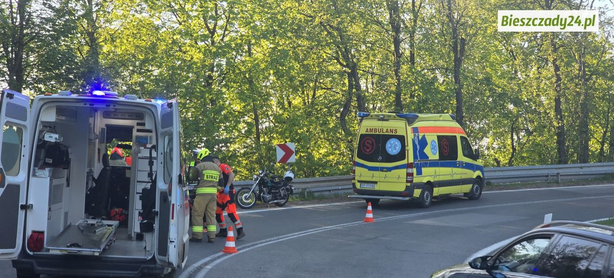 Wypadek na serpentynach w Wujskiem. 45-letnia kobieta trafiła do szpitala [VIDEO, ZDJĘCIA]