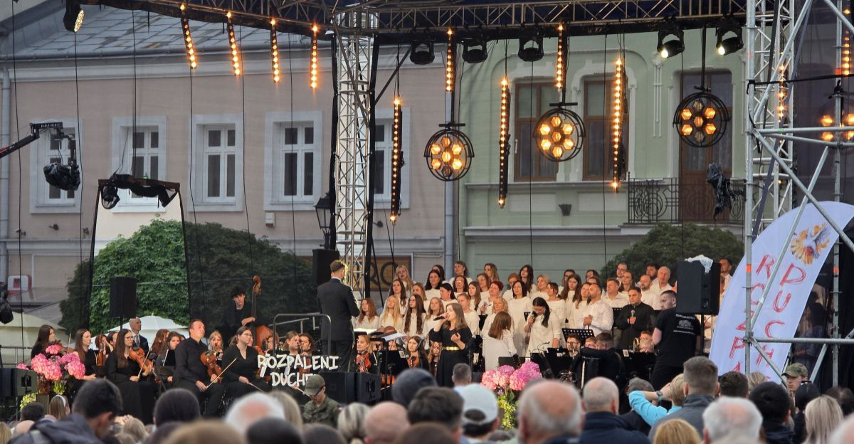 SANOK: Ponad 100 artystów na scenie! Koncert „Rozpaleni Duchem” już 24 maja