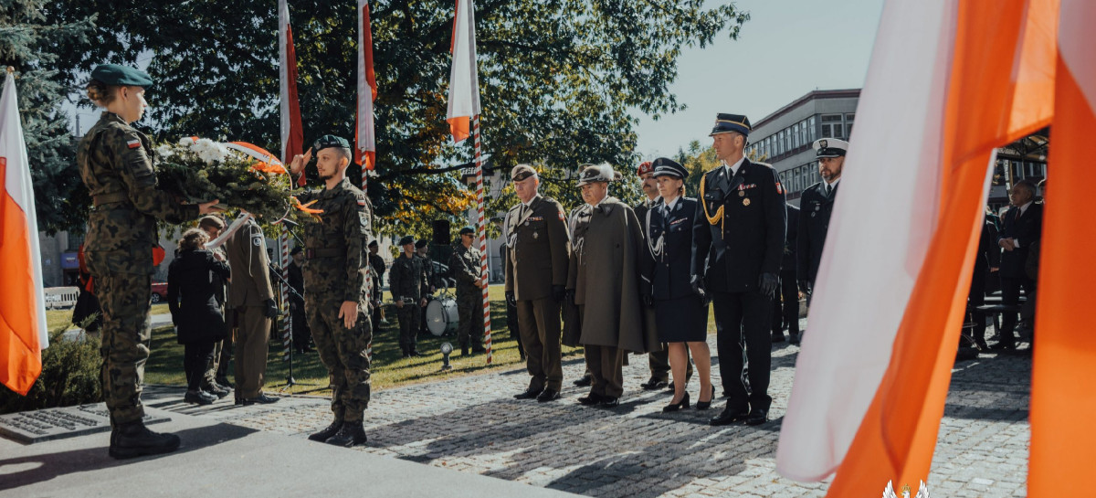 Z serca Rzeszowa dla historii i przyszłości. Żołnierze 3 PBOT uczcili 86. rocznicę powstania Polskiego Państwa Podziemnego [ZDJĘCIA]