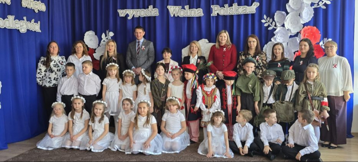 „Ojczyzna – nasza Matka” – wzruszające przedstawienie patriotyczne w Przedszkolu nr 4 w Sanoku [ZDJĘCIA]