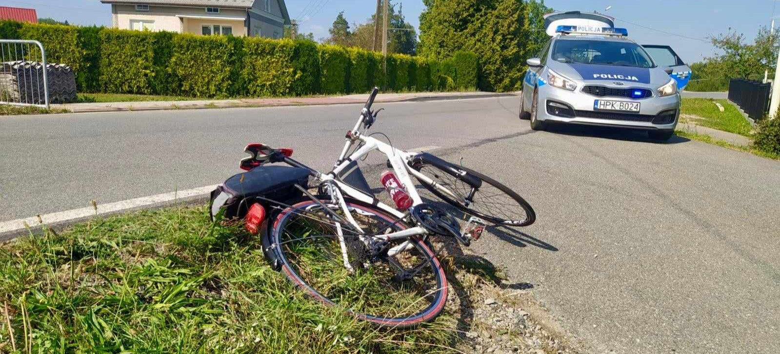 Nie ustąpiła pierwszeństwa. Rowerzysta ranny po zderzeniu z samochodem (ZDJĘCIA)