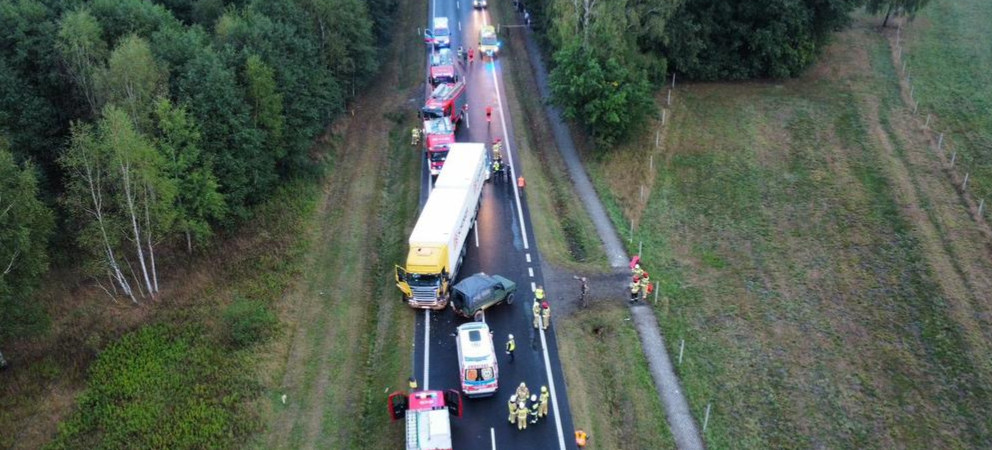 Wypadek na krajowej 9. Siedem osób w szpitalu (ZDJĘCIA)