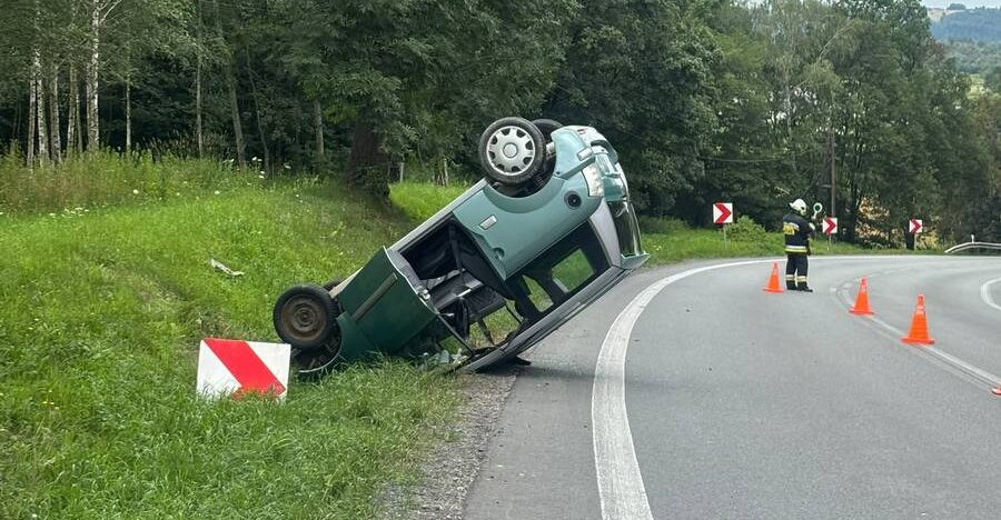 Dachowanie samochodu w Kołaczycach. Kierująca stanie przed sądem