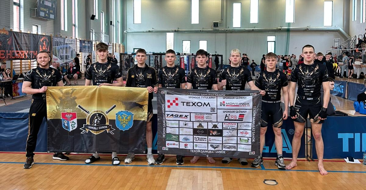 Jakub Szczurek i Łukasz Horodejczuk z Texom Samuraj Sanok z Pucharem Polski MMA