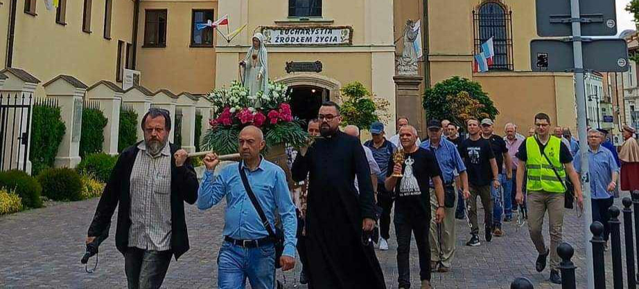 RZESZÓW. „Pierwsza sobota zawsze dla Panny Maryi”. Męski różaniec ulicami Rzeszowa (ZAPOWIEDŹ)