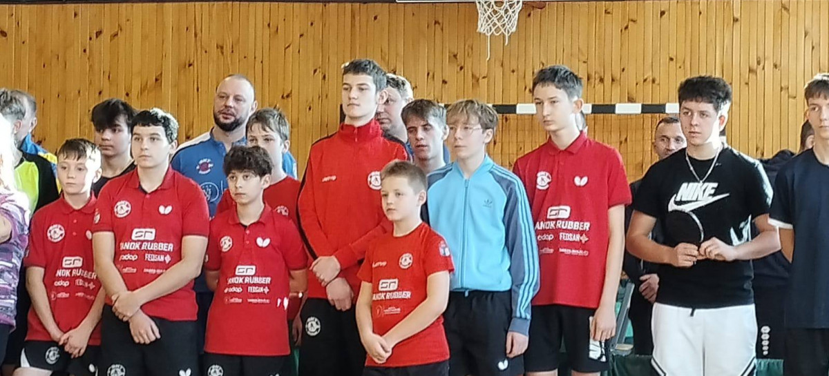 Zagrali dla Maksia. Udany występ zawodników SKT Sanok w turnieju charytatywnym w Średniej Wsi