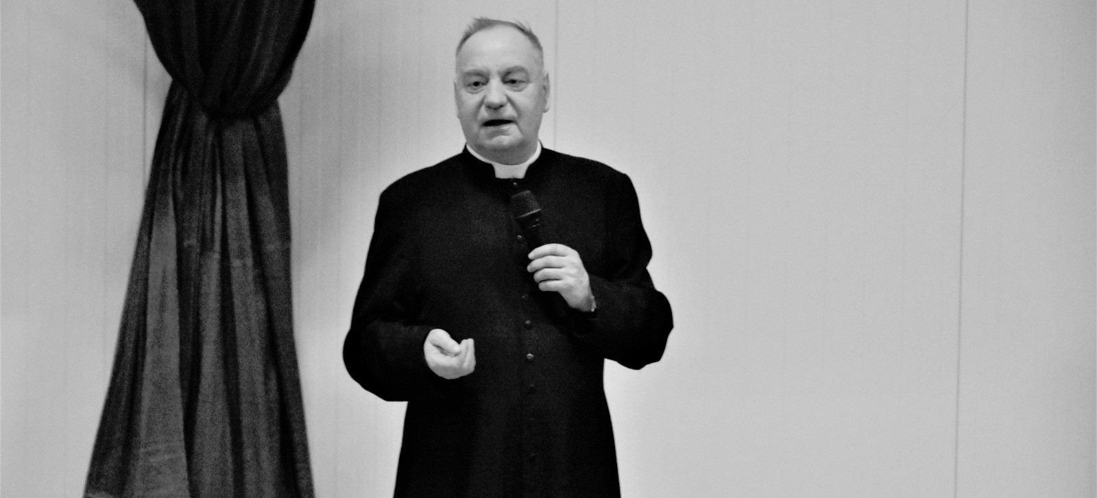 Zmarł ks. prał. dr Julian Tarnawski, proboszcz parafii pw. św. Stanisława Biskupa w Humniskach